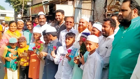 भोसरी : उपनगरात सामुदायिक नमाज पठणाने रमजान ईद उत्साहात