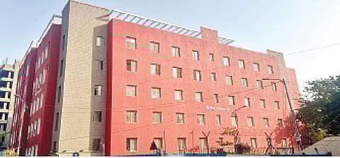 कौटुंबिक न्यायालयात 5 वर्षांनंतरही वकील, पक्षकारांच्या वाहनांना बंदीच