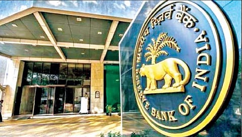 भारतीय रिझर्व्ह बँकेने सोलापूरच्या द लक्ष्मी को-ऑपरेटिव्ह बँकेचा परवाना केला रद्द