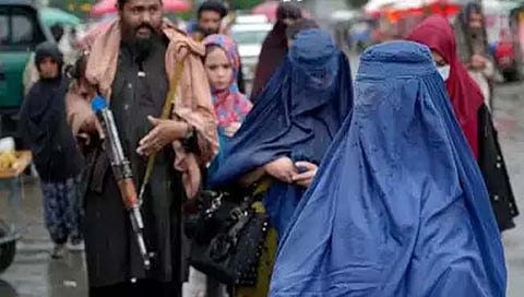 Taliban leader order : तालिबानी फर्मान, अफगाणिस्तानमध्ये महिलांना सार्वजनिक ठिकाणी बुरखा सक्ती