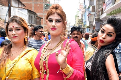 तृतीयपंथीय म्हणतात आम्ही जायचे कुठे? ; शहरात स्वच्छतागृह नसल्याने गैरसोय