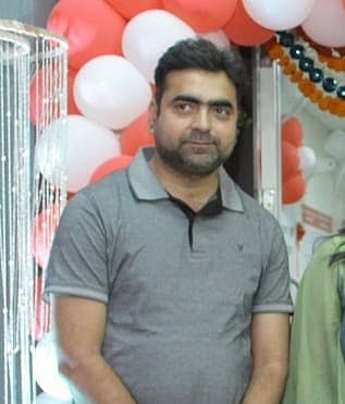 प्रसिद्ध अस्थिरोगतज्ञ डॉ. स्वप्नील पिसे यांचा तारकर्लीच्या समुद्रात बुडून मृत्यू