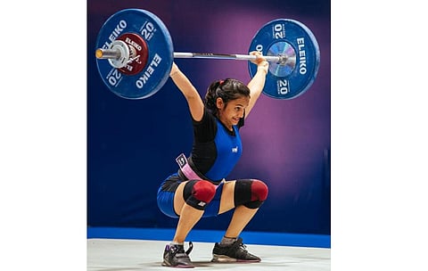 wadgaon-maval-harshda-garud-gold-medalist-at-the-world-weightlifting-championships