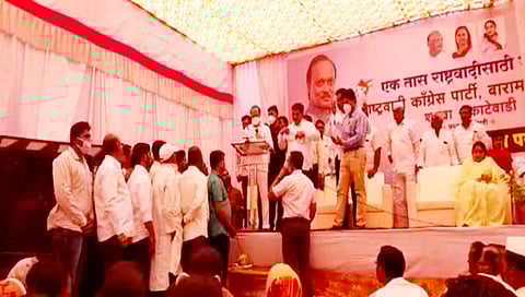 दादा, प्रांताधिकारी ५ लाख रुपये मागताहेत ; भरसभेत शेतकऱ्याची अजित पवारांकडे तक्रार