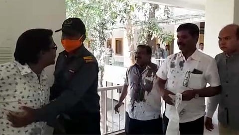 औरंगाबाद : स्वतंत्र विद्यापीठाच्या मागणीवरून संजय निंबाळकर यांच्यावर शाईफेक