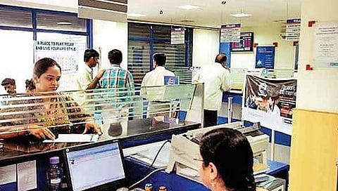 कर्मचार्याची कारकुनी चूक बँकेला पडली महागात! १.५ कोटी चुकीने झाले ट्रान्सफर, १५ जणांना मिळाले प्रत्येकी १० लाख