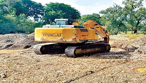 सातार्याजवळ वाळू उपशावर छापा