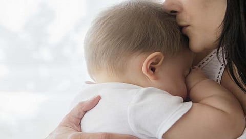 Mother’s’ day : ‘ती आई होती म्हणूनी घनव्याकूळ मीही रडलो… : थोरामोठ्यांच्या कवितेतील आई