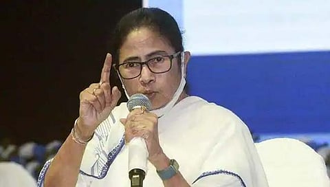 ‘NIA’ टीमवर हल्ला; ममता बॅनर्जी म्हणाल्या, “स्थानिक लोकांनी…”