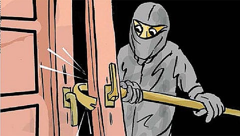 पुणे : पाच घरफोड्यांत अकरा लाखांचा ऐवज चोरीला