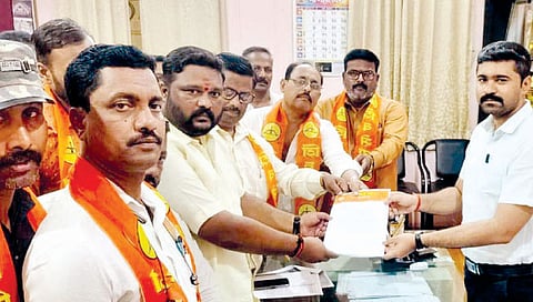 अन्यथा सेल्फी पॉईंट उखडून टाकू : शिवसेनेचा इशारा