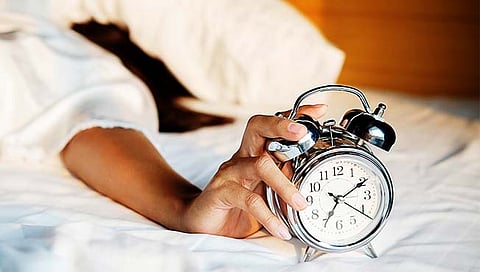 Sleeping Hours : ‘या’ कारणामुळे तुमची वर्षाची झोप ५८ तासांनी होणार कमी!