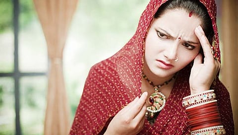 हनिमुनच्या रात्री पत्नीला कळलं पतीचं ‘ते’ रहस्य; थेट गाठलं पोलीस ठाणंच