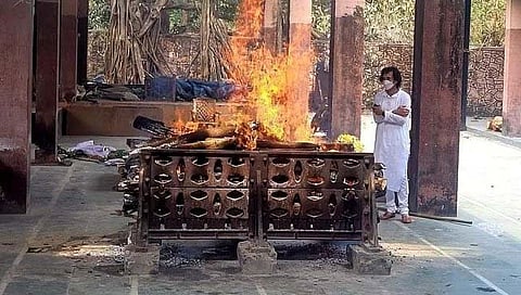 जेव्हा जुगलबंदी रंगली, तेव्हा हृदयाला भिडली ! शिवकुमार शर्मांना निरोप देताना झाकीर हुसेन स्तब्ध