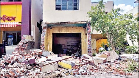 आसरा समांतर पुलासाठी अतिक्रमित 20 घरे जमीनदोस्त