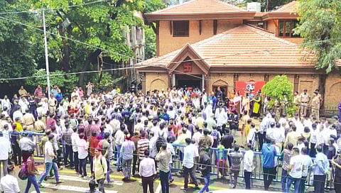 एकनाथ शिंदे समर्थकांचे पुन्हा शक्तिप्रदर्शन