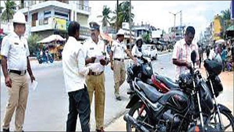 कोरोना काळात दाखल गुन्हे घेणार मागे(संग्रहित)