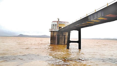 नाशिक : धरणांना दमदार पावसाची प्रतीक्षा, जिल्ह्यात उरला अवघा ‘इतका’ पाणीसाठा