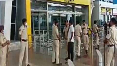 गोवा : एकनाथ शिंदेंसह आमदारांच्या सुरक्षेसाठी मोठ्या प्रमाणात पोलीस तैनात