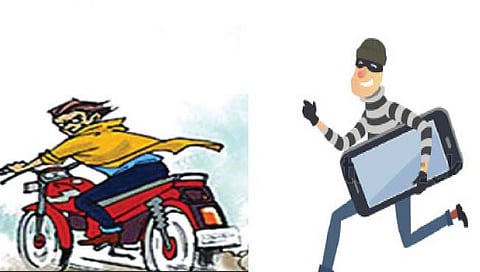 गिरणगावच्या गणेश विसर्जन मिरवणुकीत चोरांचा सुळसुळाट; तब्बल ५० फोन आणि दागिनेही लंपास