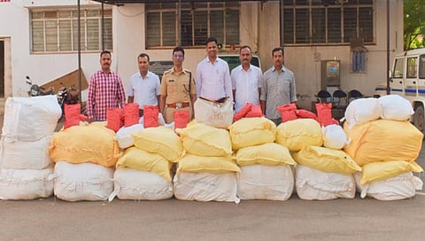 नंदुरबारला एलसीबीची धडाकेबाज कारवाई ; एका घरातून 6 लाखांचा गुटखा जप्त