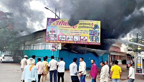 पंढरपुरात मॉल आगीच्या भक्ष्यस्थानी