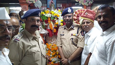 संत निवृत्तीनाथांच्या पालखीचं सातपूर गावात पोलीस आयुक्तांकडून स्वागत