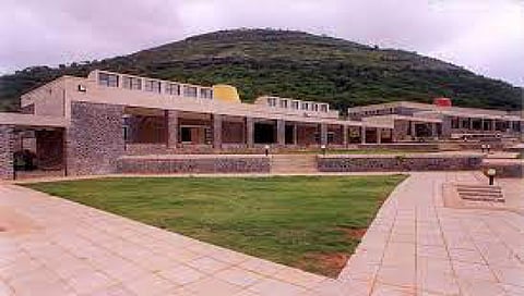 फाळके स्मारक www.pudhari.news