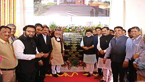 नाशिक : मुख्यमंत्र्यांच्या हस्ते शिवनई येथे पुणे विद्यापीठ उपकेंद्राचे भूमिपूजन