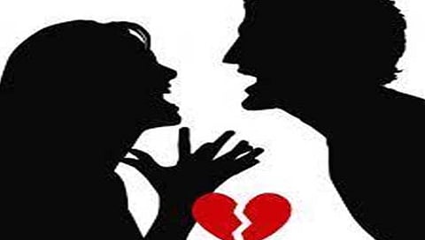 लग्न कर नाही तर, औषध पिऊन जीवच देतो; ब्रेकअप झालेल्या प्रियकराची तरुणीला धमकी