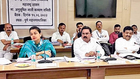 अनुसूचित जाती समितीचा आ. प्रणिती शिंदे यांनी घेतला आढावा