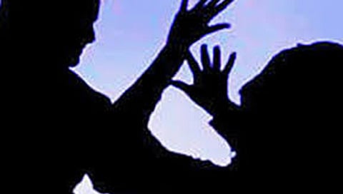 नाशिक : चार्जरच्या वायरने गळा आवळून बायकोला संपवलं, चारित्र्याचा संशय