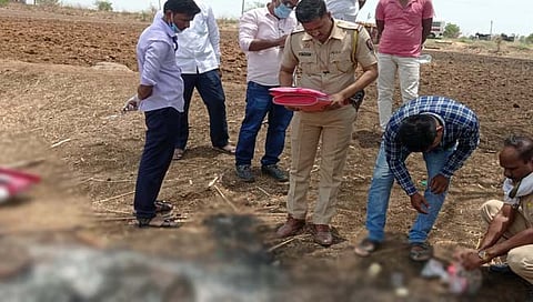 औरंगाबाद : माता न तू वैरीणी...पोटच्या गोळ्यांचा घेतला जीव, तीन जणांविरुद्ध गुन्हा दाखल