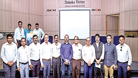 नाशिक : ई-रजिस्ट्रेशन प्रशिक्षणासाठी उपस्थित असलेले शहरातील बांधकाम व्यावसायिक.