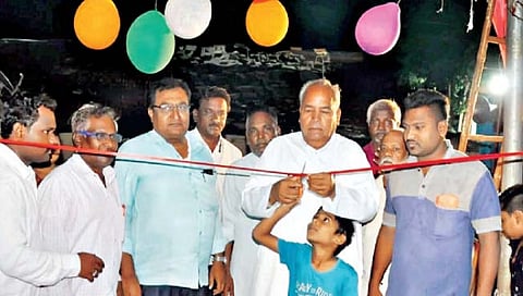 लाल बावटाच्या शाखेचे उद्घाटन