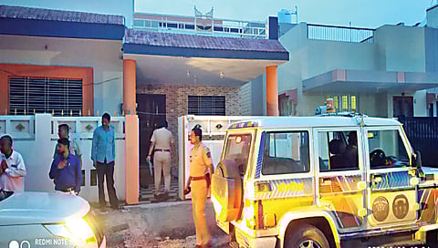 Nashik Crime : अवघ्या अडीच तासांत पावणेचार लाखांची चोरी