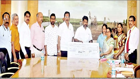 मृतांच्या वारसांना दीड कोटींचे वितरण