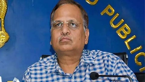 सत्येंद्र जैन यांच्या निकटवर्तीयांकडे सापडले घबाड! १३३ सोन्याच्या नाण्यांसह २.८२ कोटींची रोकड जप्त