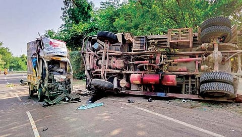 आटपाडीजवळ अपघातात दोघांचा मृत्यू