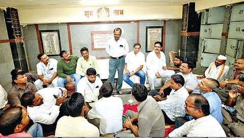 ऐन आषाढी यात्रेत मंदिर कर्मचार्यांचे आंदोलन?