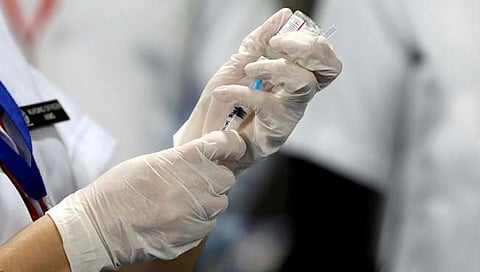 Corona Vaccine : नपुंसकतेपासून जनुकीय बदलापर्यंत कोरोना लसीचे दुष्परिणाम?