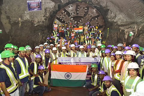 मेट्रोच्या भुयारी मार्गाचे खोदकाम अखेर संपले..! बुधवार पेठ मेट्रो स्टेशन येथे शनिवारी झाला शेवटचा ‘ब्रेक थ्रू’..