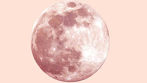 पृथ्वीपासून चंद्र दूर गेल्यास कोणते होतील बदल?