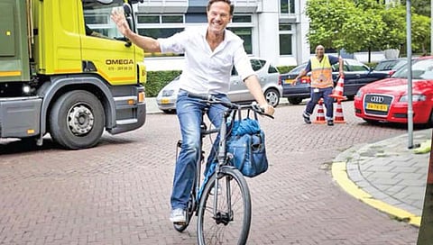 सायकलीवरून जाणारे पंतप्रधान!