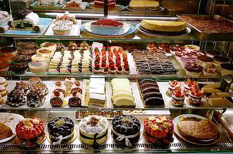 केकच्या नव्या प्रकारांची नागरिकांना भुरळ