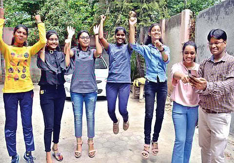 धुळ्यात बारावीच्या परीक्षेत मुलीच वरचढ, जिल्ह्याचा 92.29 टक्के निकाल