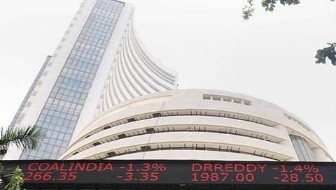 Stock Market Today | कमकुवत जागतिक संकेताचा फटका, सेन्सेक्स ६०० अंकांनी कोसळला