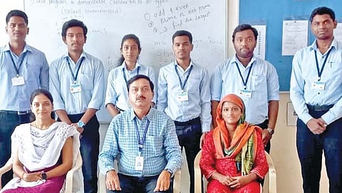 विद्यार्थ्यांनी बनवले उद्योेजकांसाठी वेबपेज