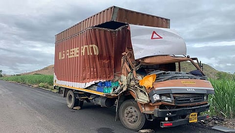 सातारा : थांबलेल्या वारकऱ्यांच्या ट्रकला आयशरची धडक; एक वारकरी ठार, तर चारजण जखमी