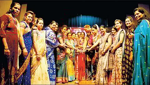 सातारा : ठसकेबाज लावण्यांवर थिरकल्या कस्तुरी